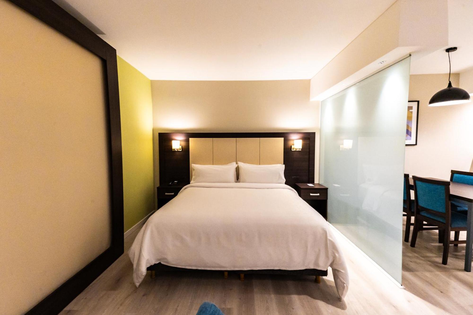 Holiday Inn Express Rosario By Ihg Екстер'єр фото