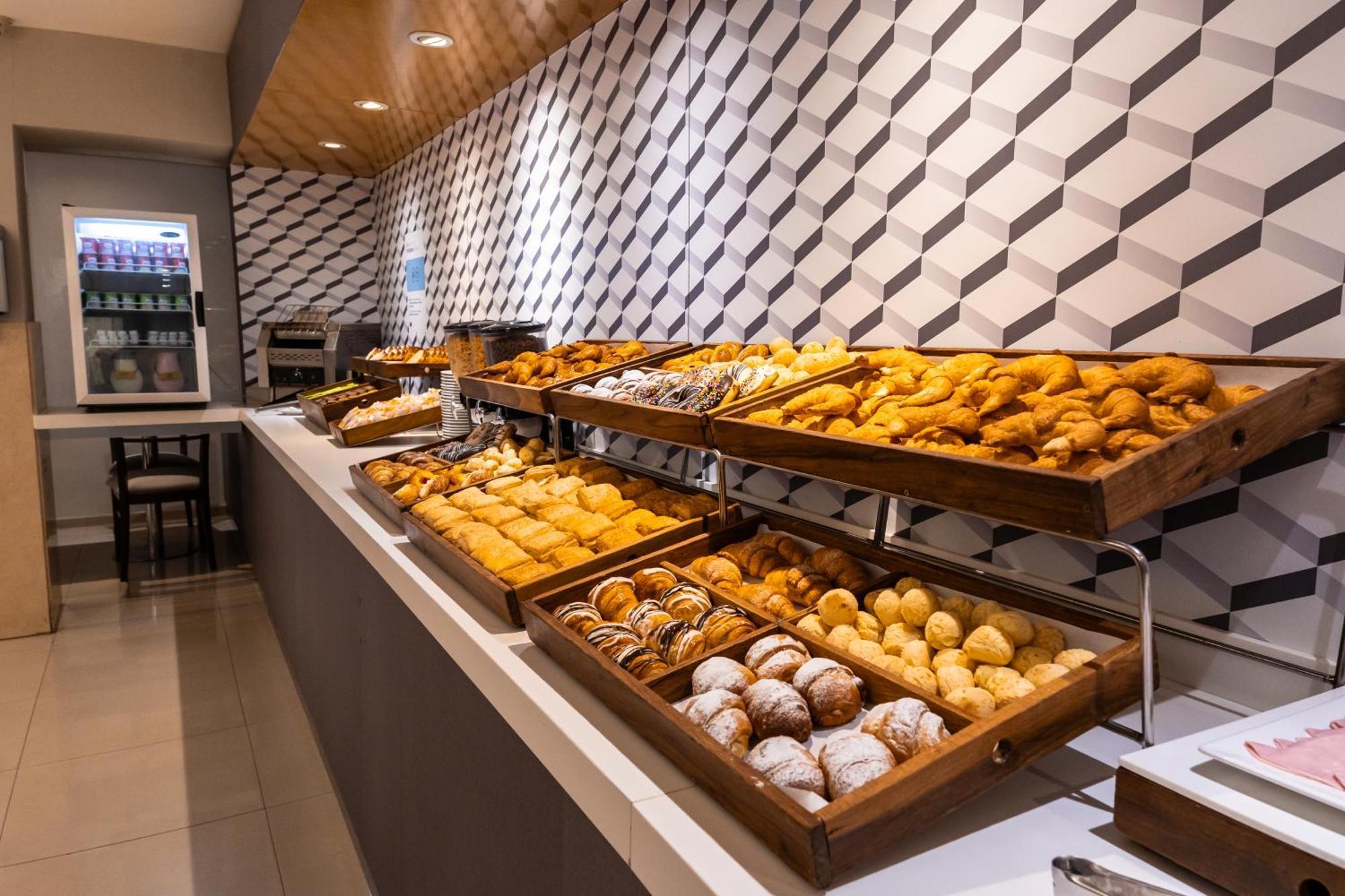 Holiday Inn Express Rosario By Ihg Екстер'єр фото