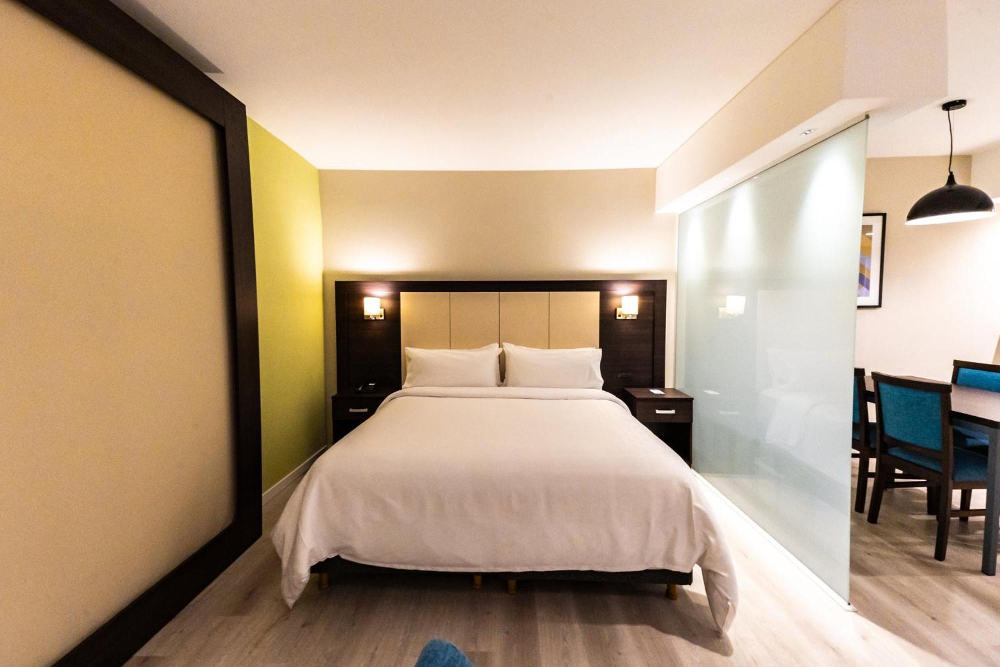 Holiday Inn Express Rosario By Ihg Екстер'єр фото